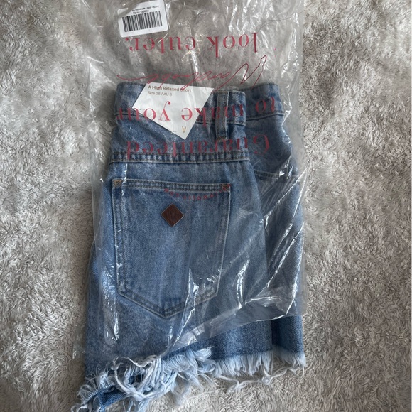 Hello Molly High Rise Jean Short NWT - Picture 2 of 4